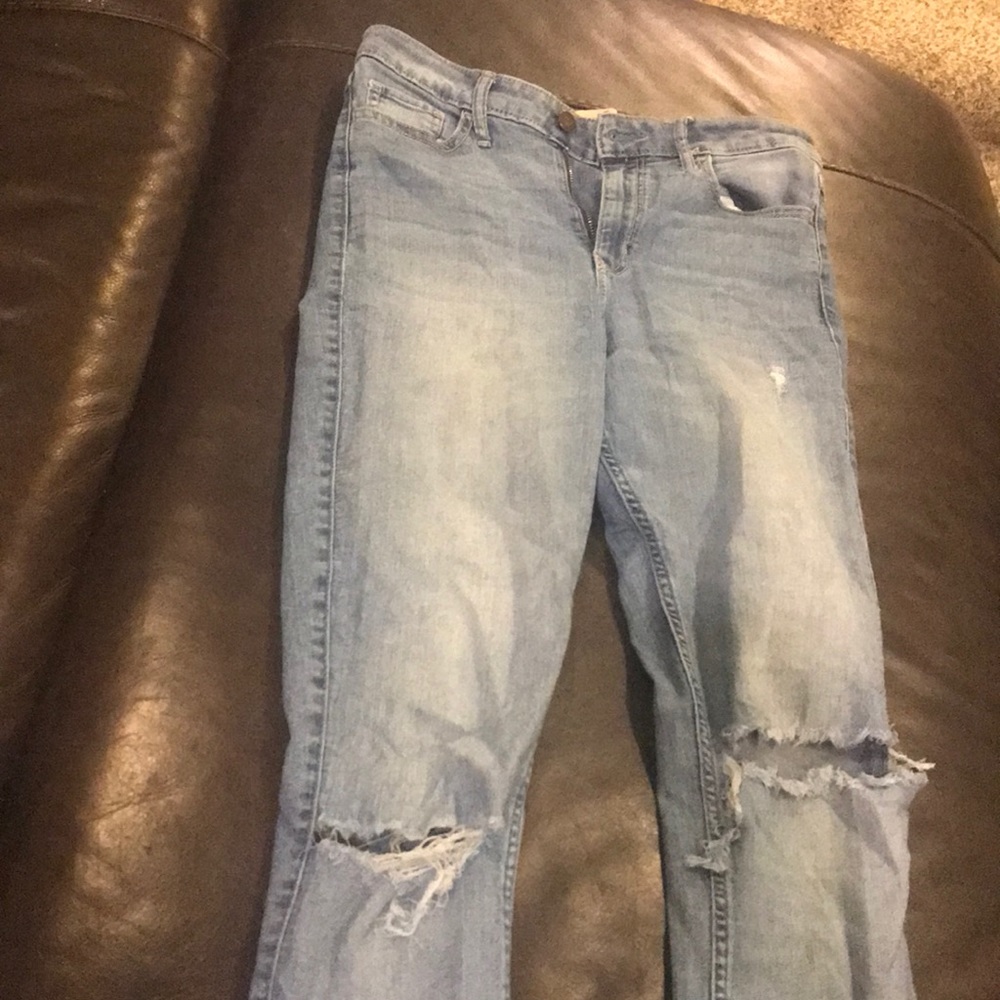 hollister high rise ripped skinny jeans